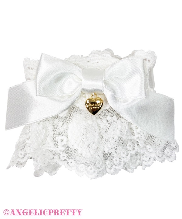 Airy Heart Ladder Lace Cuffs - White